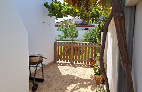 Montellano Casa | Casa "Jyv" con vistas a la montaña, piscina y Wi-Fi