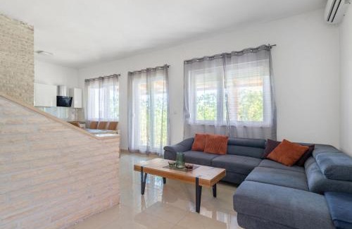Pridraga Casa | Holiday Home Kata by Interhome