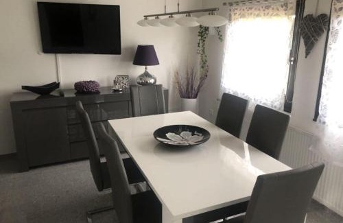 Usseln Apartamento | Holiday home Kent Comfortable Vacation Home
