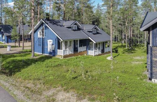 Akaslompolo Casa | Holiday Home Komsikko b by Interhome