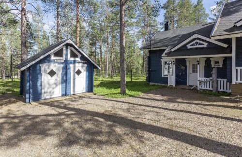 Akaslompolo Casa | Holiday Home Komsikko b by Interhome