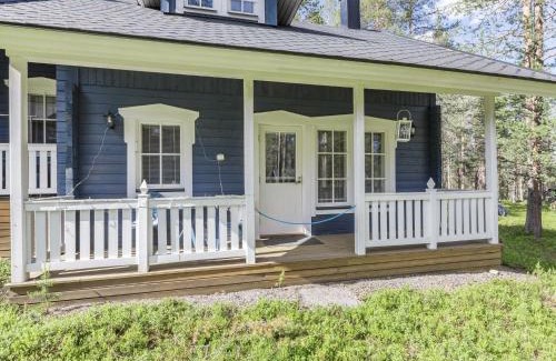 Akaslompolo Casa | Holiday Home Komsikko b by Interhome