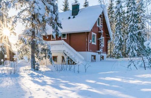 Kehys-Kainuu Casa | Holiday Home Kulma-alpit a paritalon yläk by Interhome