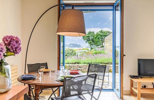 La Trinite-sur-Mer Casa | Holiday Home La petite Pen Er Hoët by Interhome