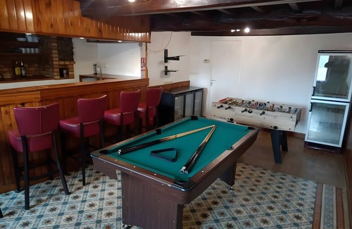 Maubert-Fontaine Casa | Casa de Vacaciones 'Le Repos Du Lièvre' con Terraza Privada, Jardín Privado y Wi-Fi