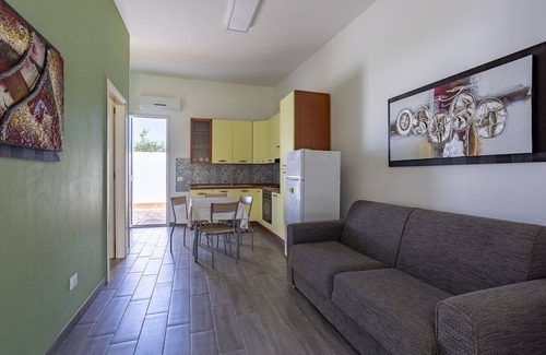 Mazara del Vallo Apartamento | Apartamento "La Perla di Mare - Perla 4" con piscina compartida y Wi-Fi