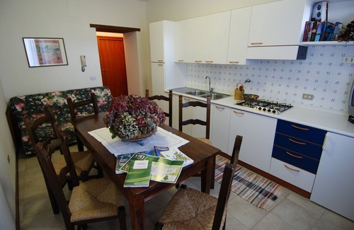 Ponte Grande Apartamento | CASA DE VACACIONES "L'OASI" EN ASIS - Entrada privada, jardín con piscina