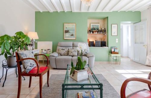 Longues-sur-Mer Casa | Holiday Home La Batterie by Interhome