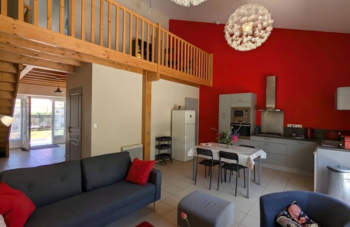 Verrieres Casa | Casa de vacaciones 'La Bonne Chauffe-Col De Cygne' con piscina compartida, terraza privada y Wi-Fi