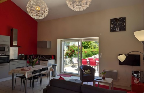 Verrieres Casa | Casa de vacaciones 'La Bonne Chauffe-Col De Cygne' con piscina compartida, terraza privada y Wi-Fi