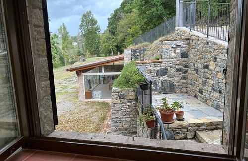 Serramazzoni Casa | Casa de vacaciones "La Casa della Nonna" con vistas a la montaña, terraza privada y Wi-Fi