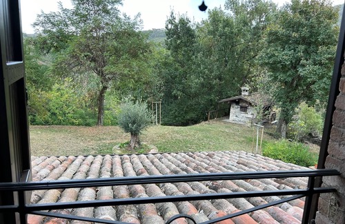Serramazzoni Casa | Holiday Home "La Casa del Borgo" with Mountain View, Private Terrace & Wi-Fi