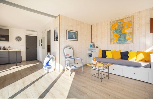Saint-Marine Casa | Casa de vacaciones 'La Cabane - 10 Minutos del Puerto' con terraza privada, Wi-Fi y aire acondicionado