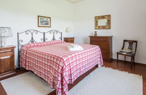 Farnese Apartamento | Casa de vacaciones "La casa di Pietro" con jardín compartido y Wi-Fi