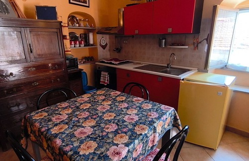 Lacedonia Apartamento | Holiday Home 'La Casa Arancione' with Balcony