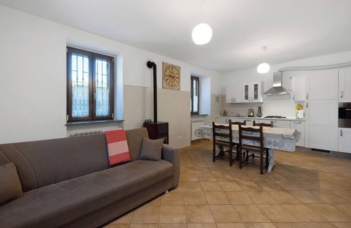 Osiglia Casa | Casa vacacional 'La Casa Sul Lago' con vistas al mar, jardín privado y Wi-Fi