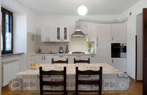 Osiglia Casa | Casa vacacional 'La Casa Sul Lago' con vistas al mar, jardín privado y Wi-Fi