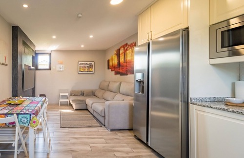 Cuchia Casa | Casa de vacaciones 'La Centinela' con vistas a la montaña, piscina privada y Wi-Fi