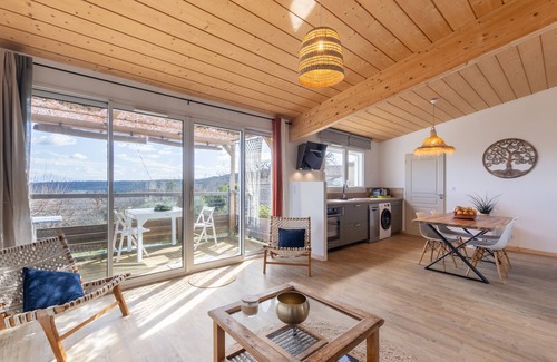 Salazac Casa | Casa de vacaciones 'La Chant Des Tongs - La Canopée' con vistas a la montaña