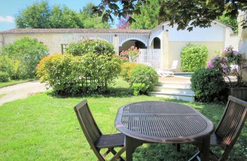 Vertheuil Casa | Holiday Home La Vertheuillaise by Interhome