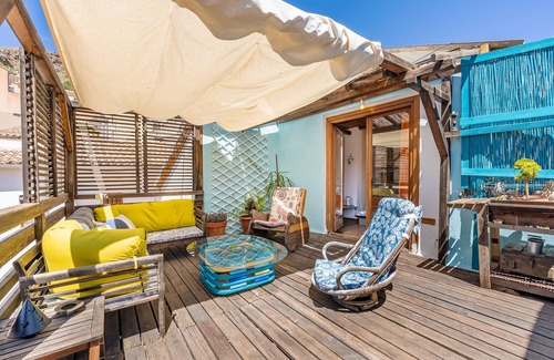 Guejar Sierra Casa | Casa de vacaciones 'La Lechuga Azul' con vistas a la montaña, terraza privada y Wi-Fi