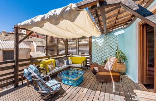 Guejar Sierra Casa | Casa de vacaciones 'La Lechuga Azul' con vistas a la montaña, terraza privada y Wi-Fi