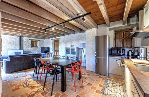 Commana Casa | Casa de vacaciones 'La Longère - Piscine - Spa - Jardin' con piscina compartida, terraza y Wi-Fi