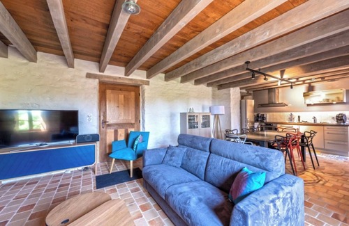 Commana Casa | Casa de vacaciones 'La Longère - Piscine - Spa - Jardin' con piscina compartida, terraza y Wi-Fi