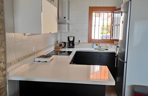 Enix Casa | Casa de vacaciones 'La Mafalda' con vistas al mar, terraza privada y aire acondicionado