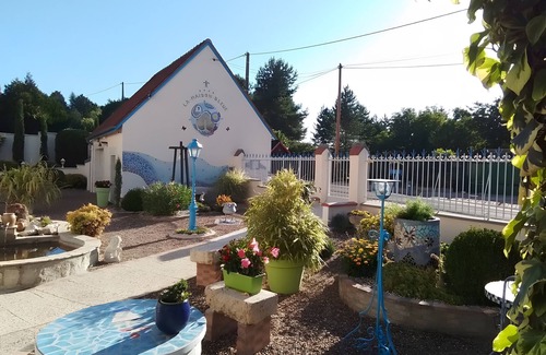 Thesee Casa | Holiday Home 'La Maison Bleue' with Private Terrace, Private Garden and Wi-Fi