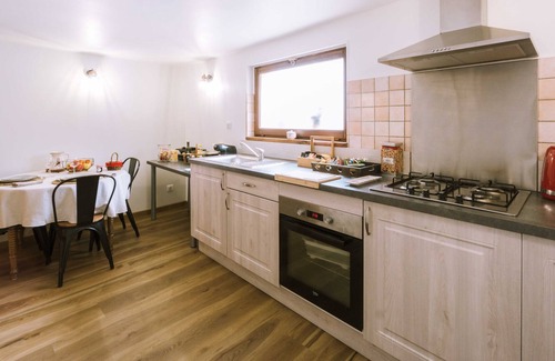 Bonvillard Casa | Casa de vacaciones "La Petite Maison" con vistas a la montaña, jardín privado y Wi-Fi