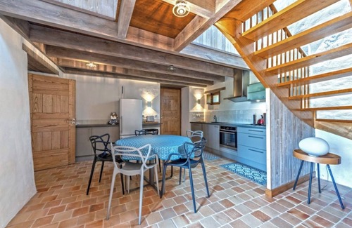 Commana Casa | Casa de vacaciones 'La Petite Maison - Piscine - Spa' con piscina compartida, terraza y Wi-Fi
