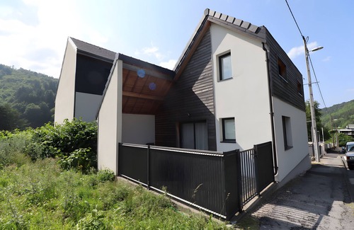 Mont-Dore Casa | Holiday Home 'La Petite Montille' with Mountain View and Wi-Fi