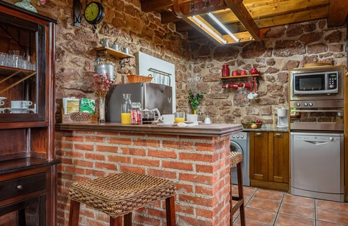 Camoca Casa | Casa de vacaciones 'La Pumarada' con jardín privado y Wi-Fi