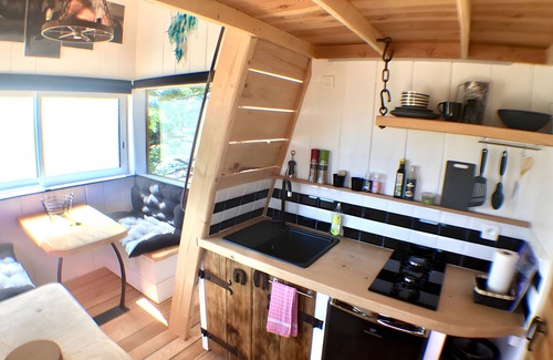 Sisteron Casa | Casa de Vacaciones 'La Tiny House De Peggy' con Vista a la Montaña, Terraza Privada y Aire Acondicionado