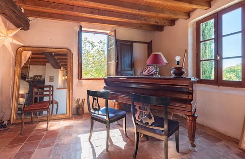 Malabat Casa | Casa de vacaciones 'La Toumet' con vistas a la montaña, piscina privada y Wi-Fi