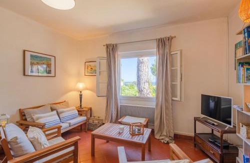 Plage de la Garonnette Casa | Holiday Home La Treille by Interhome