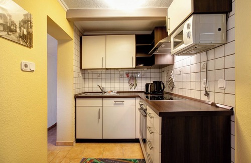 Wesselburen Casa | Casa de vacaciones 'Lachmöwe' con terraza privada, jardín privado y Wi-Fi