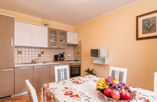 Medvidici Casa | Holiday Home Lara by Interhome