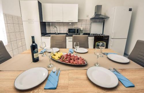 Pridraga Casa | Holiday Home Laura by Interhome