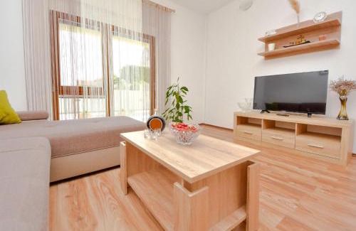 Pridraga Casa | Holiday Home Laura by Interhome