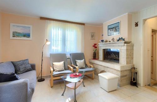 Karlovici Casa | Holiday Home Lavanda by Interhome