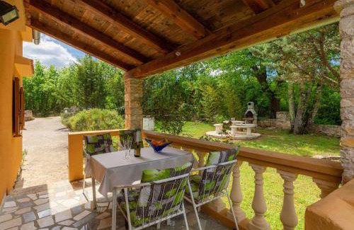Karlovici Casa | Holiday Home Lavanda by Interhome