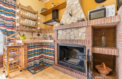Hinojares Casa | Casa de vacaciones 'Lavanda' con vistas a la montaña, Wi-Fi y aire acondicionado