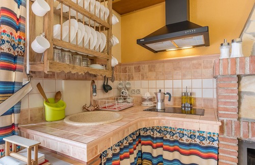 Hinojares Casa | Casa de vacaciones 'Lavanda' con vistas a la montaña, Wi-Fi y aire acondicionado