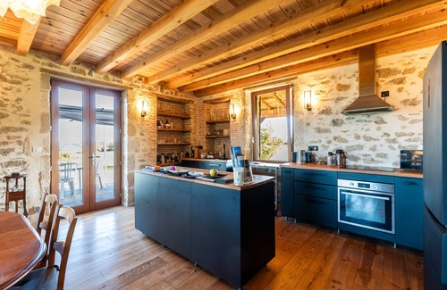 Bazas Casa | Casa de vacaciones 'Le Basque' con piscina compartida, terraza privada y Wi-Fi
