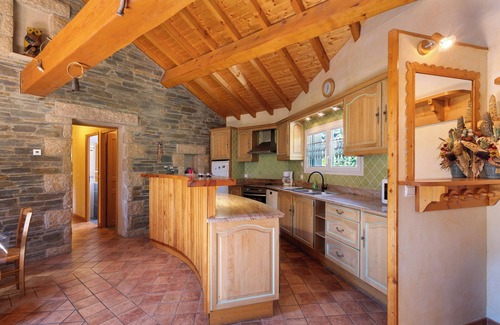 Formigueres Casa | Casa de vacaciones 'Le Calmadou' con vistas a la montaña, terraza privada y Wi-Fi