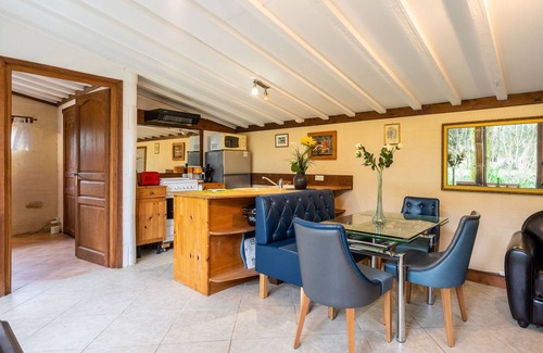 Gemozac Casa | Casa de vacaciones 'Le Cottage - Gîtes De La Tournerie' con piscina compartida, terraza y Wi-Fi