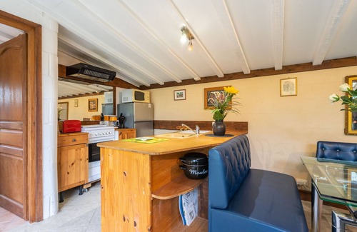 Gemozac Casa | Casa de vacaciones 'Le Cottage - Gîtes De La Tournerie' con piscina compartida, terraza y Wi-Fi