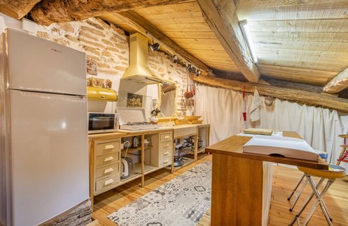 Artesa de Segre Casa | Casa de vacaciones 'Les Orenetes' con vistas a la montaña, Wi-Fi y aire acondicionado